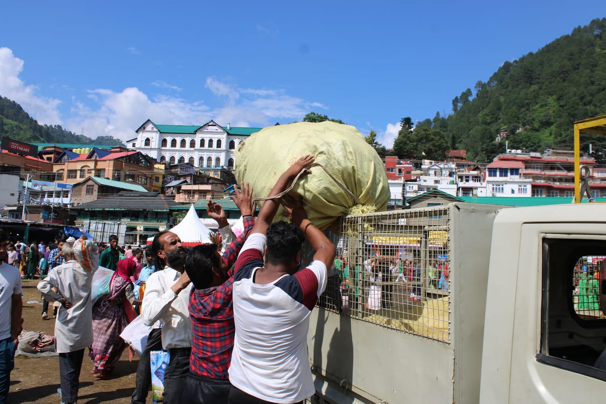 Goods confiscated for hawking without permission