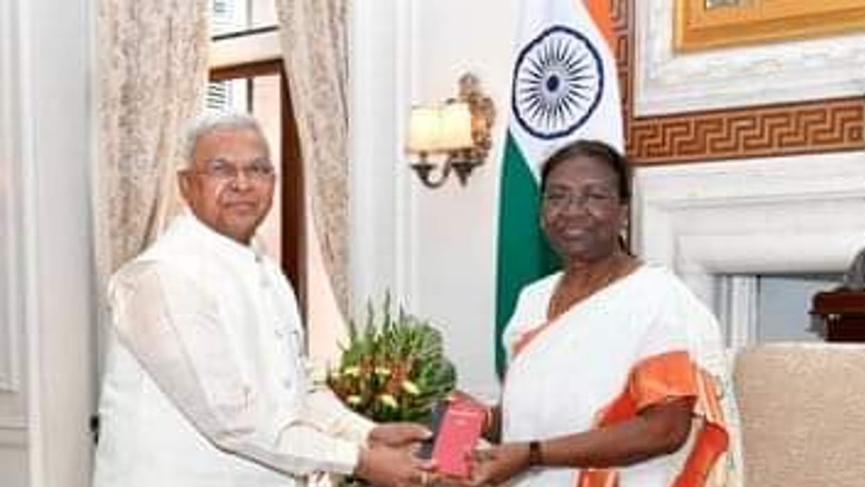 MP News: Governor Mangubhai Patel meets President in Delhi, will attend CM National Committee meeting today