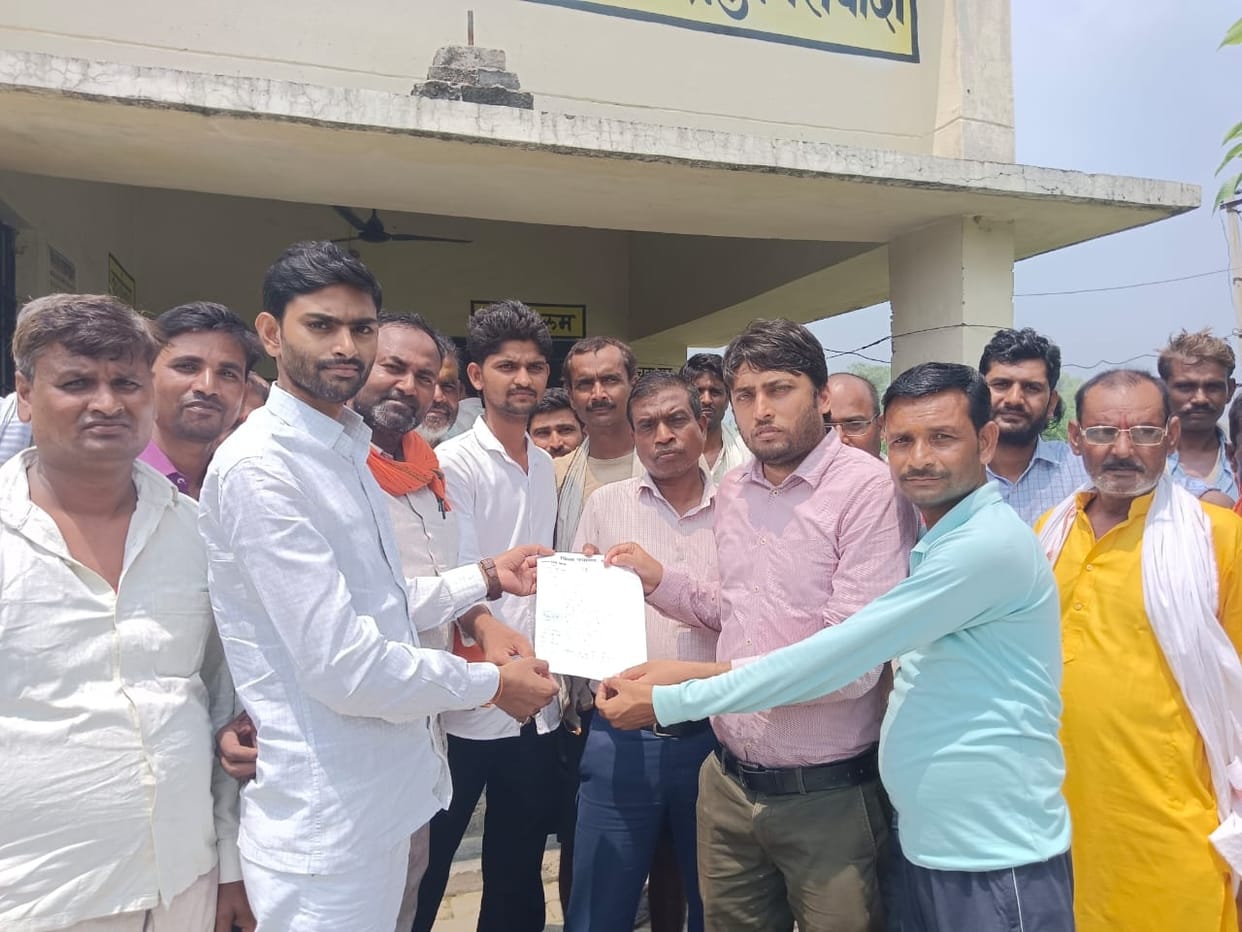 Banda: There will be agitation if electricity problem is not resolved in two days, farmers have given memorandum to SDO, transplanting is not being done