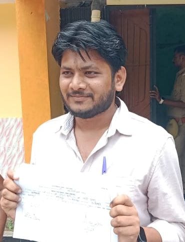 Chitrakoot: Atul became the head after defeating the queen by two votes, interesting contest took place in the village of dacoit Gauri