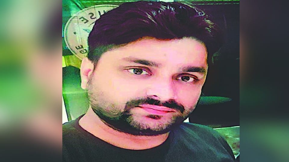 Agra businessman murder bjp leader chops off the head of his friend with knife