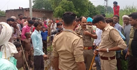 The miscreants filled the soil in the mouth and nose of the young man who went to cut grass