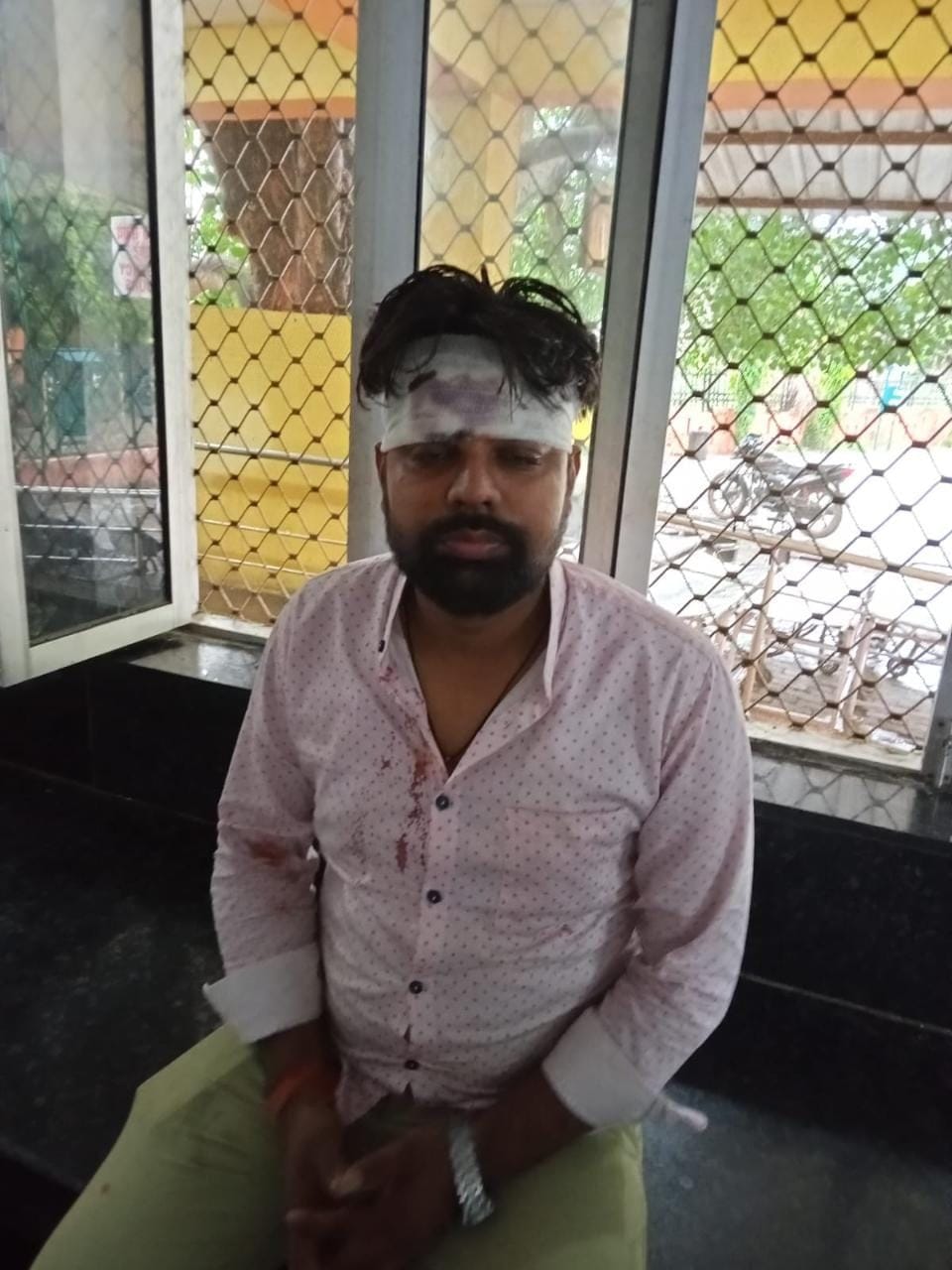 Etawah: Bus rammed into a standing truck from behind, eight passengers injured