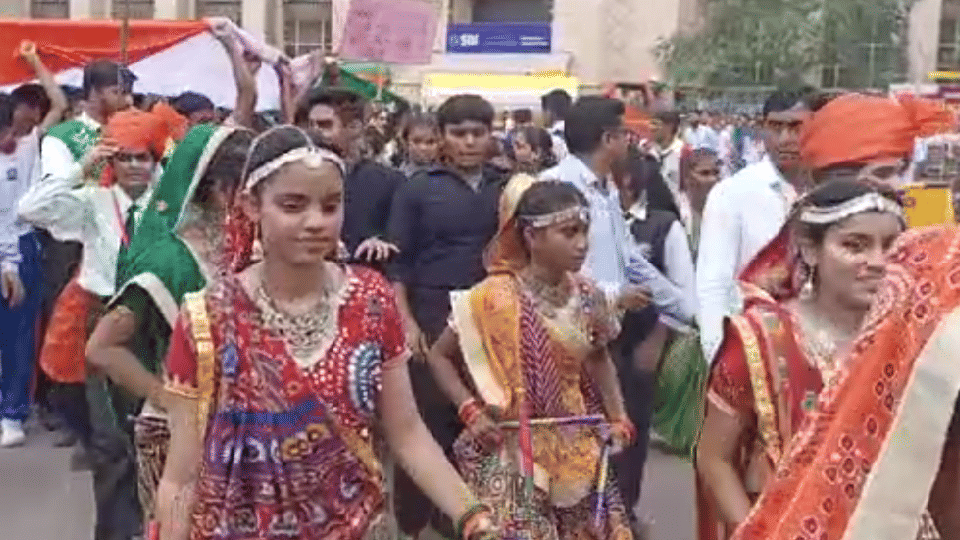 Har Ghar Tiranga Campaign Gwalior Tiranga Yatra with 1,111 meter long national flag