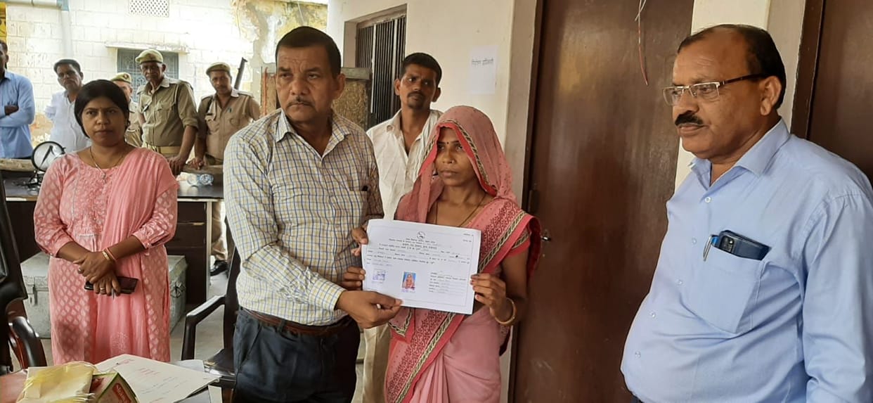 Hathras: Neeraj Devi became the head of Rampur by winning by 279 votes
