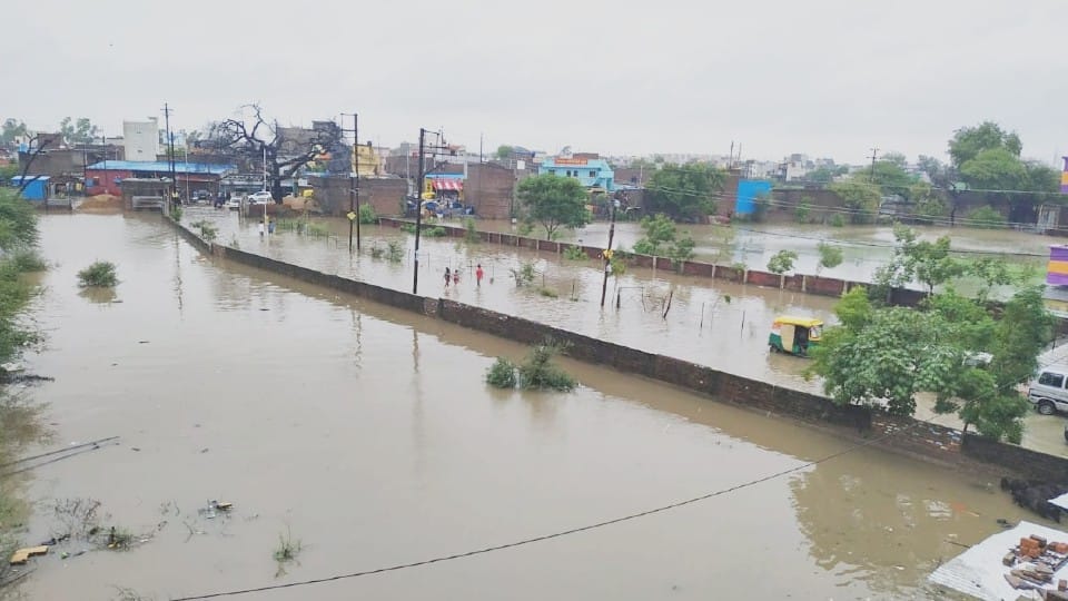 Heavy Rain in Indore: More than four inches of rain in the city in the last 24 hours, water entered the houses