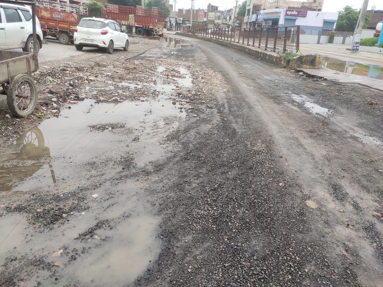 PWD feat: Fatehabad-Bhuna road uprooted in monsoon season