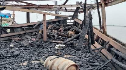 नाव में सिलेंडर ब्लास्ट