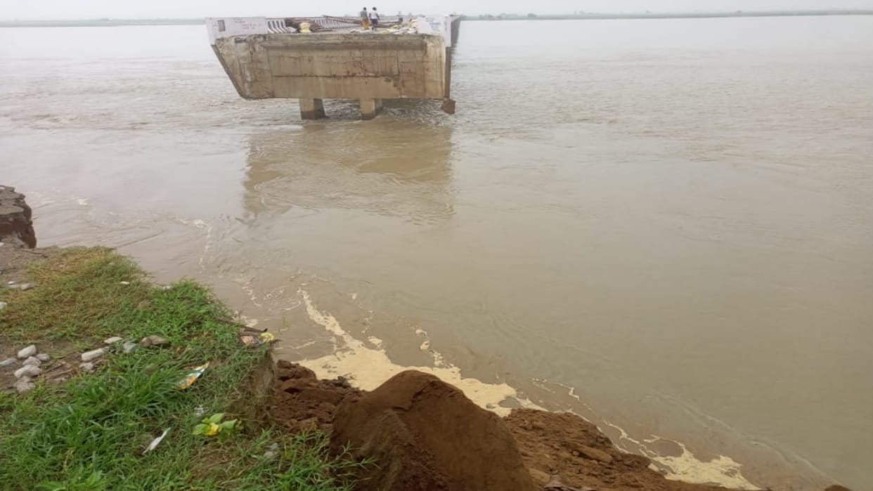 Ganga has cut 40 meters of road from the bridge