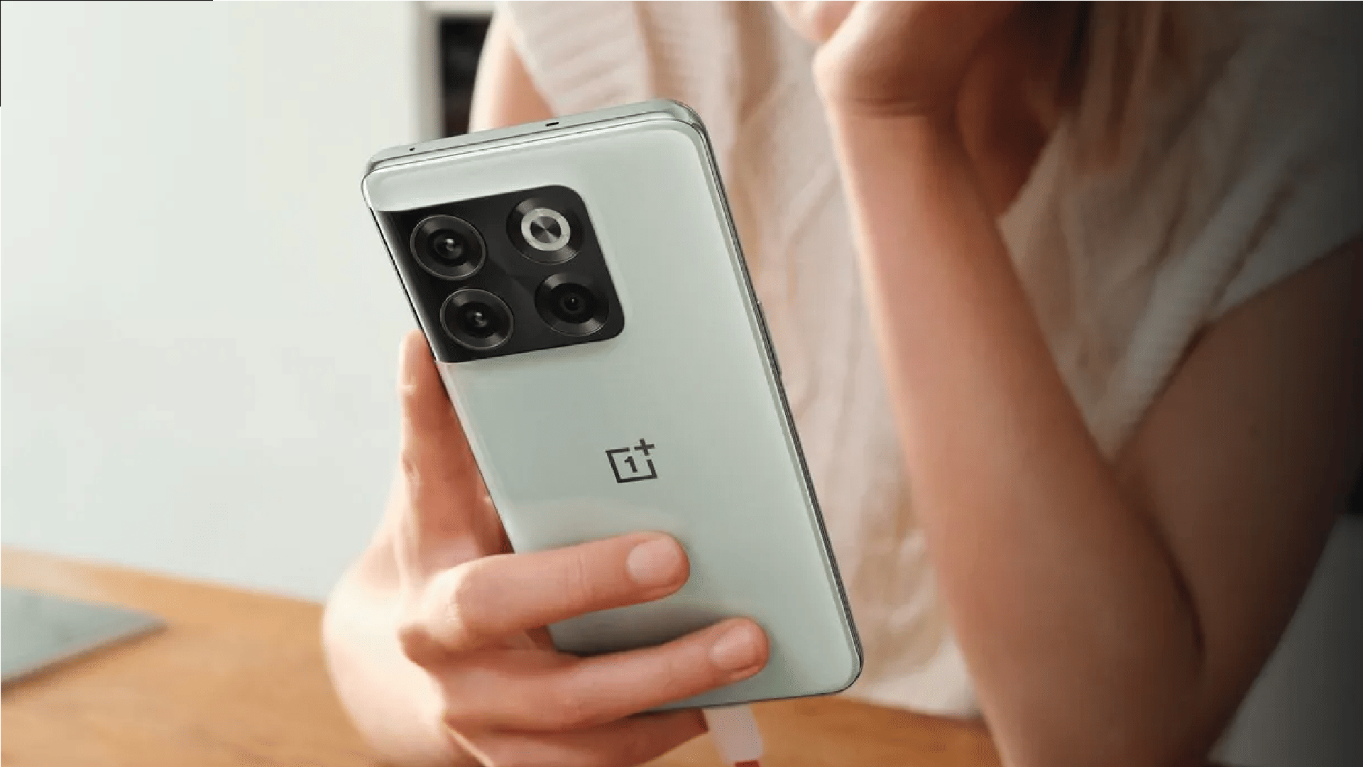 OnePlus 10T available at lowest price during Amazon Great Freedom Festival sale