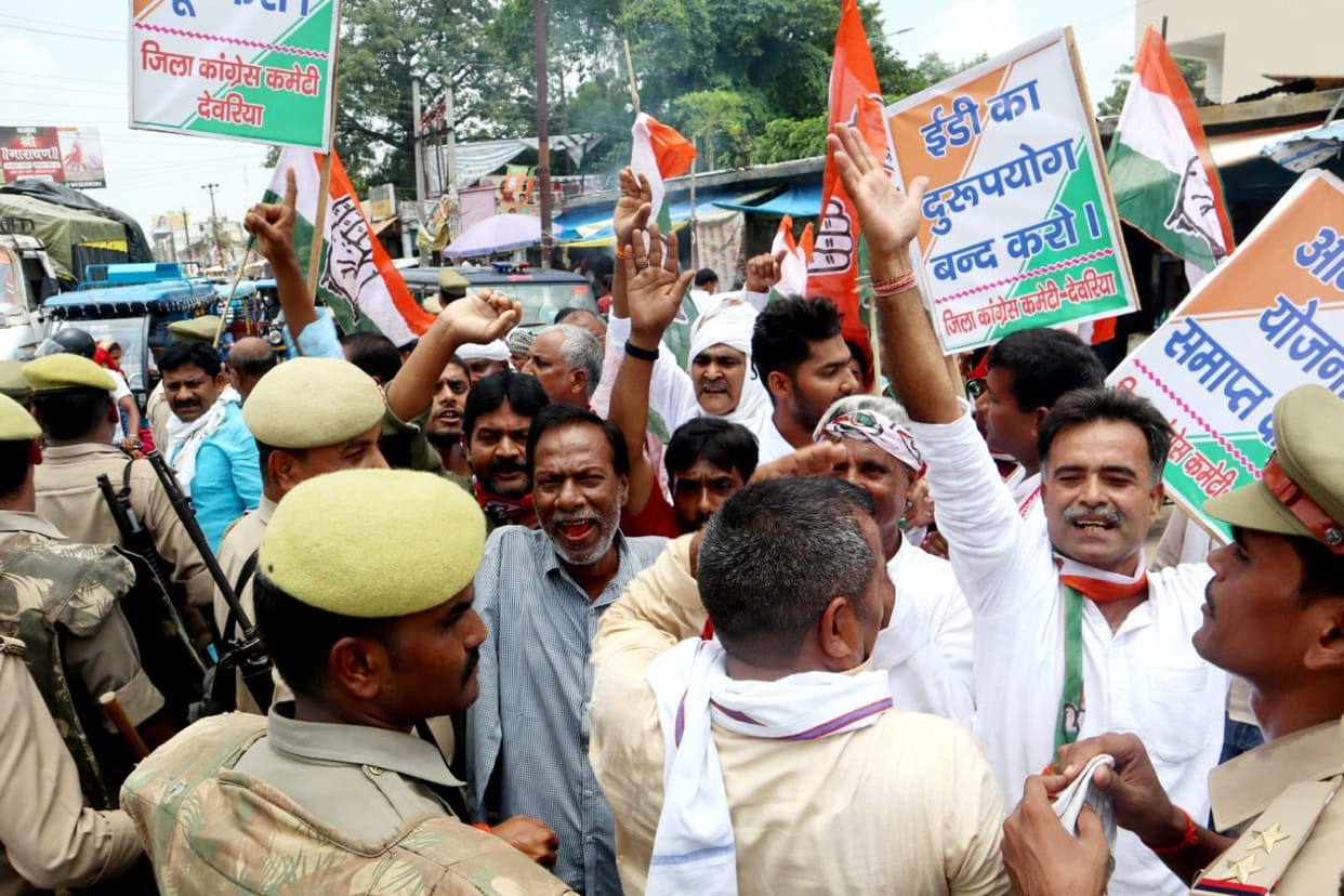 congress workers agitated against price hike and unemployment