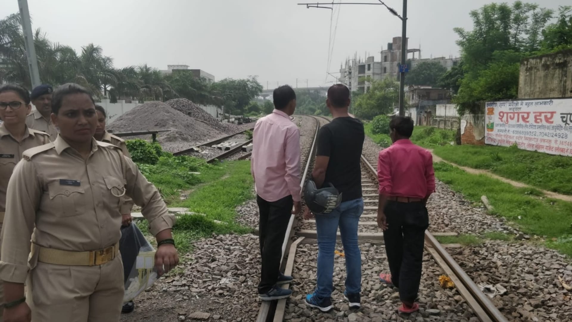 Woman commits suicide by jumping in front of train with two children in Lucknow