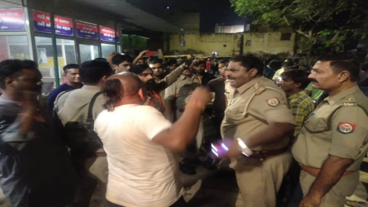 Meerut: Video of Bajrang Dal workers assaulting Viral, Brahmapuri inspector line spot