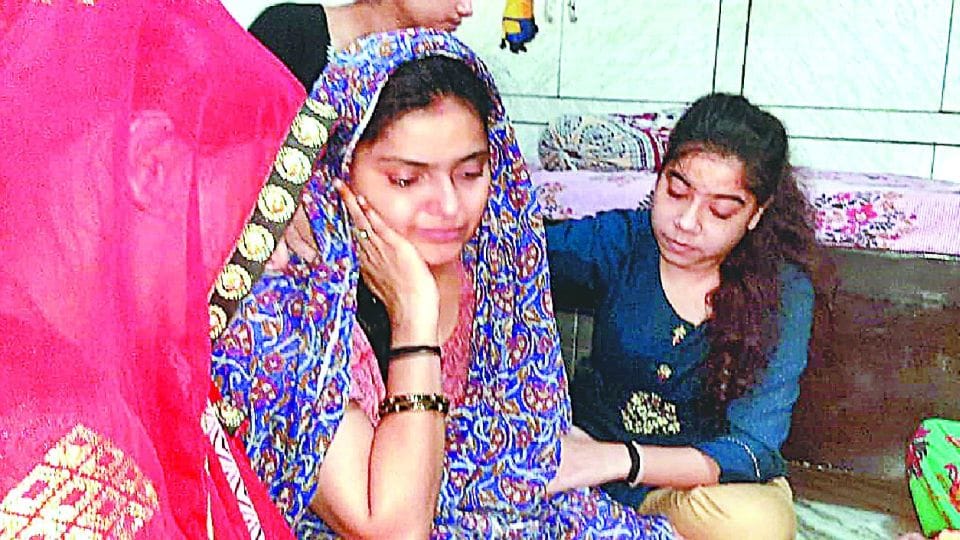 Agra businessman murder bjp leader chops off the head of his friend with knife