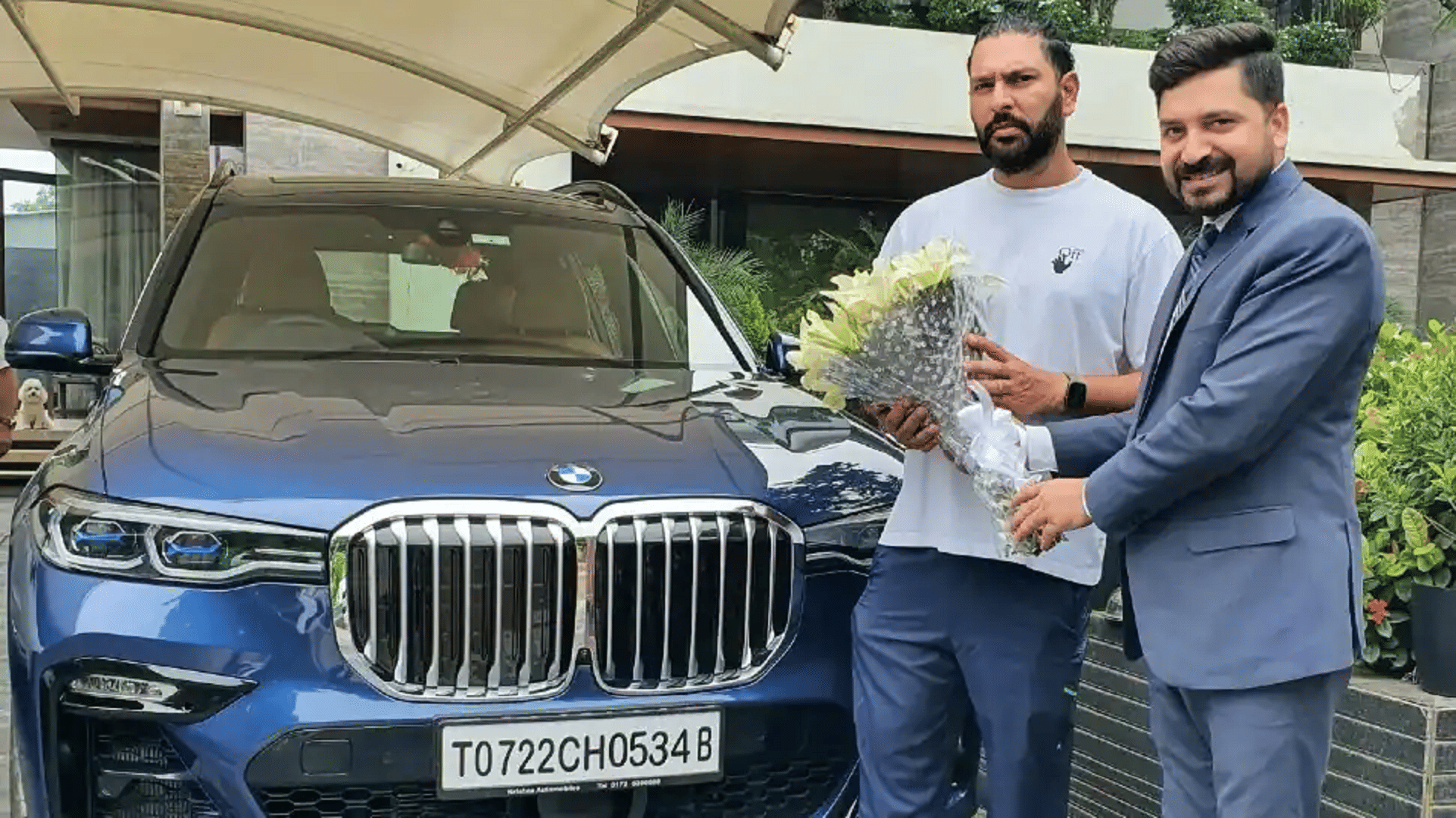 Yuvraj Singh purchases BMW X7 Luxury SUV Check Price Features Speed yuvraj singh car collection
