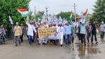 महंगाई बेरोजगारी को लेकर केंद्र सरकार के खिलाफ रैली निकालते आम आदमी पार्टी के नेता व कार्यकर्ता?