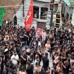 मोहर्रम पर मातम करते शिया समुदाय के लोग।