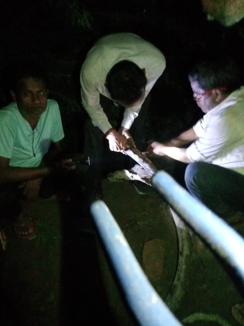 Banda: Five localities were immersed in darkness all night due to fault in cable on the banks of Ken