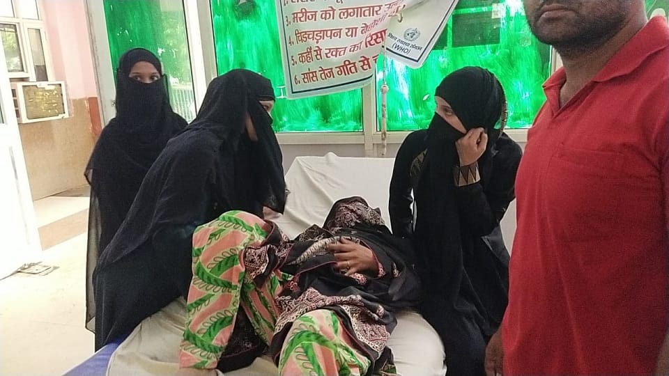 house collapsed during the rain whole family got buried in the rubble Firozabad