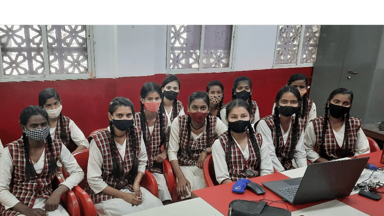 MP News: 15 daughters of Bhopal's Maharani Laxmibai School did SLV programming, satellite launch