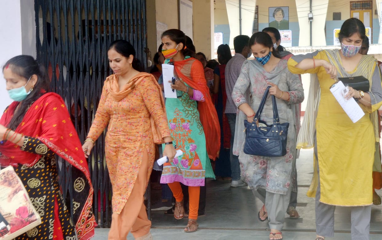 Hundreds of candidates appeared for Arts and Medical teacher eligibility test