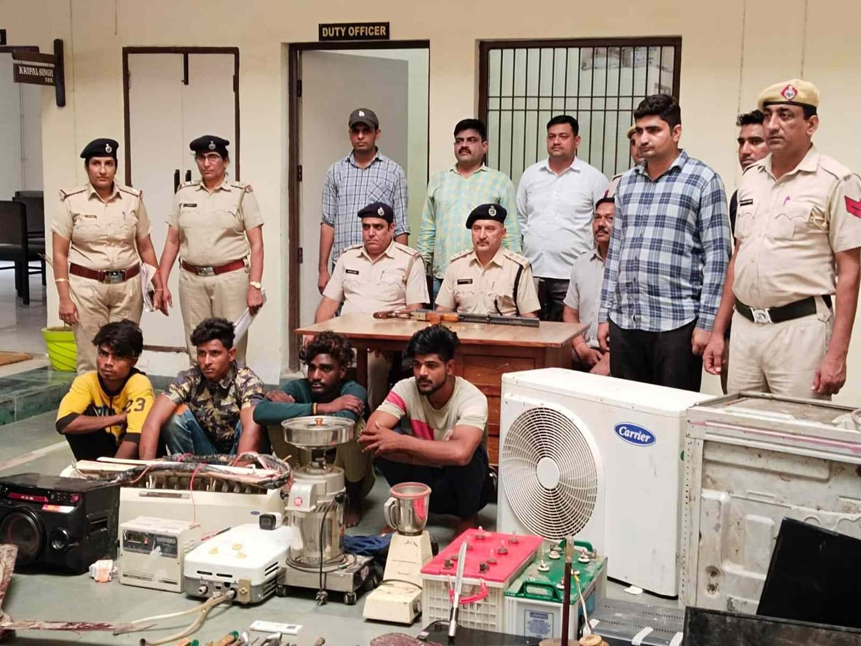 Four accused arrested with stolen goods, guns and illegal weapons