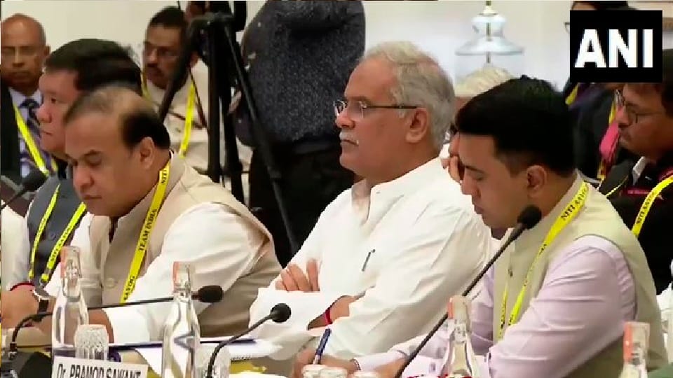 Chhattisgarh CM Bhupesh Baghel during NITI Aayog's meeting demanded MGNREGA for rural area located near cities