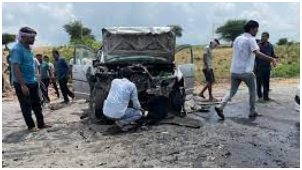 Four killed in clash between Innova and Bolero Bikaner