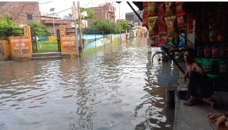Hathras: Residents of two areas facing waterlogging