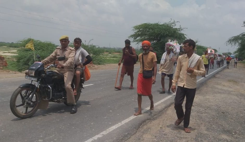 Hathras: Kanwariyas started returning with Ganga water in Kanwar
