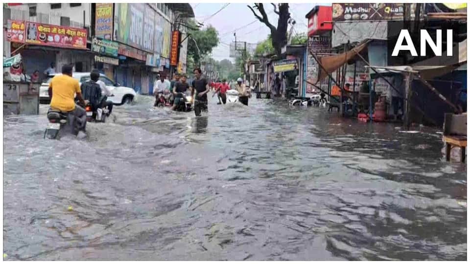 Heavy Rain In Dholpur Roads And Streets Submerged In Water