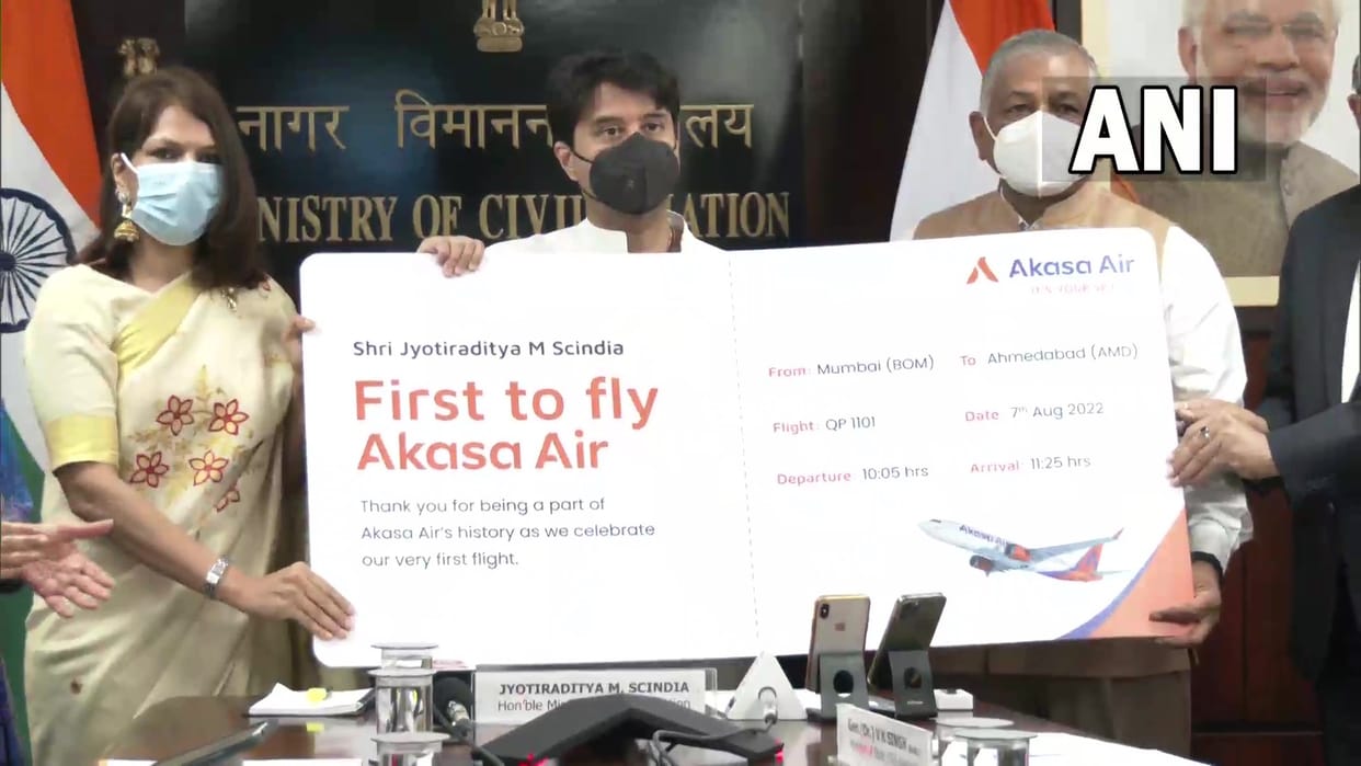 Akasa Airlines First Flight Starts from Mumbai to Ahmedabad Know More News in Hindi