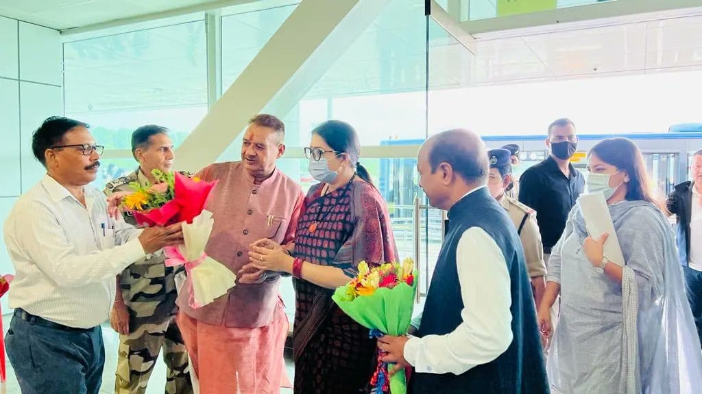 Uttarakhand news: Central Minister Smriti Irani Attend Raksha bandhan Program in Mussoorie