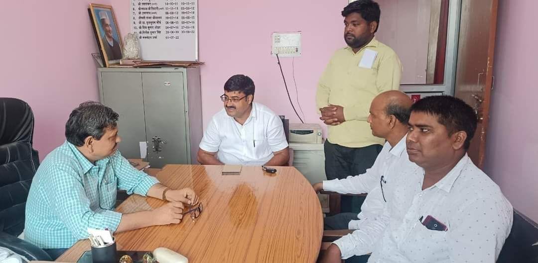 Delegation of secondary teachers met from DIOS