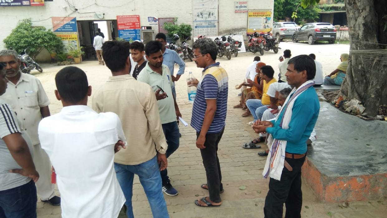 Bike rider head constable died in road accident, vehicle collided on Handia Kokhraj Highway