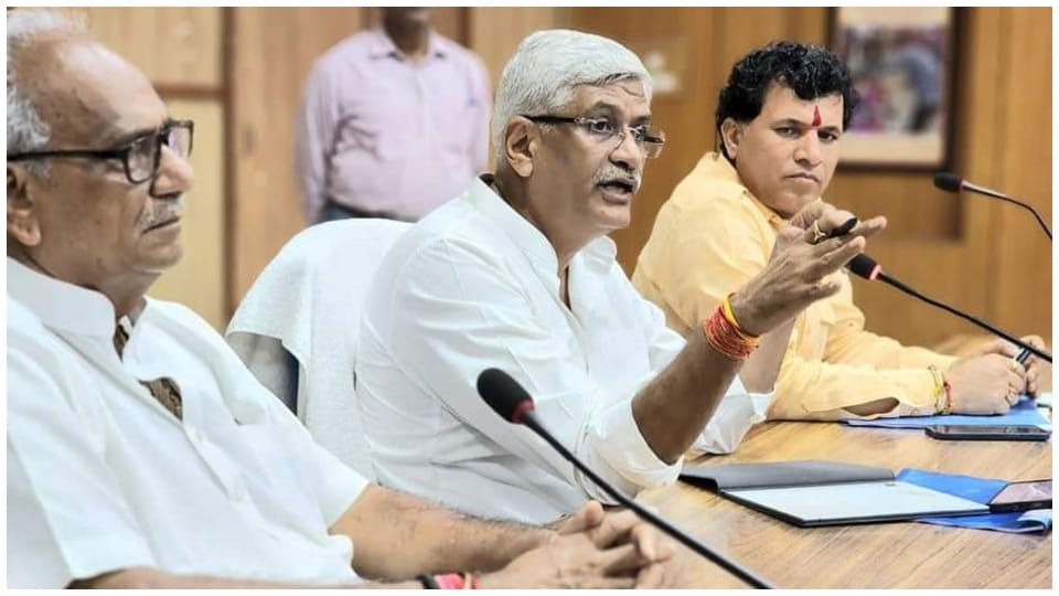 Compensation to owners of animals who died of lumpi virus says Gajendra Shekhawat Jodhpur
