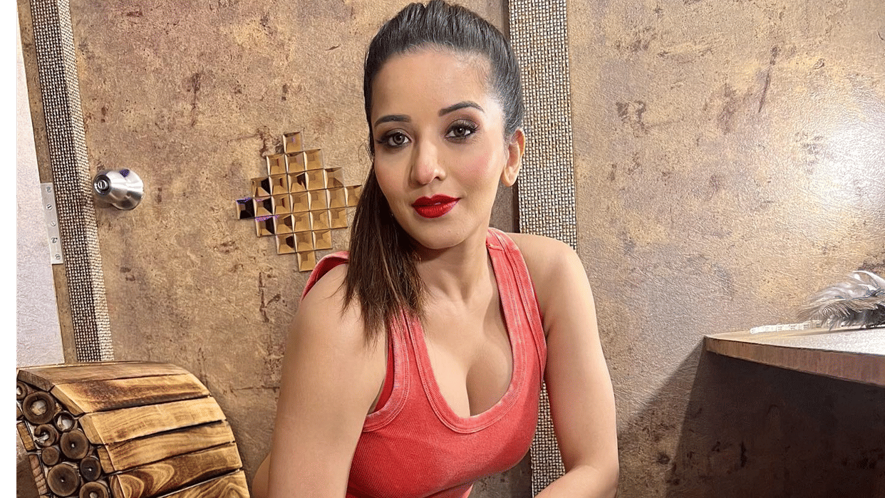 Bhojpuri Actress Monalisa latest photoshoot in makeup goes viral on social media