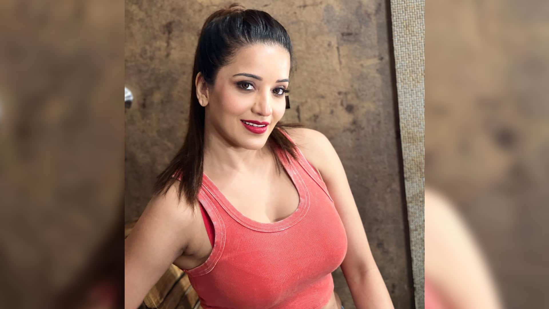 Bhojpuri Actress Monalisa latest photoshoot in makeup goes viral on social media