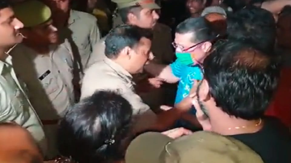 omaxe city shrikant tyagi sent goons in society bjp mp who reached the spot reprimanded with police