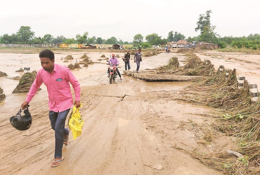 Uttarakhand rainfall weather: Five Families left house after soil erosion During River Overflow in haridwar