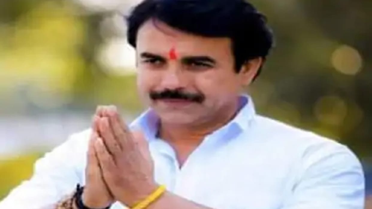 Swearing-in ceremony of city government in Ratlam today, 30 and 4 independent councilors of BJP