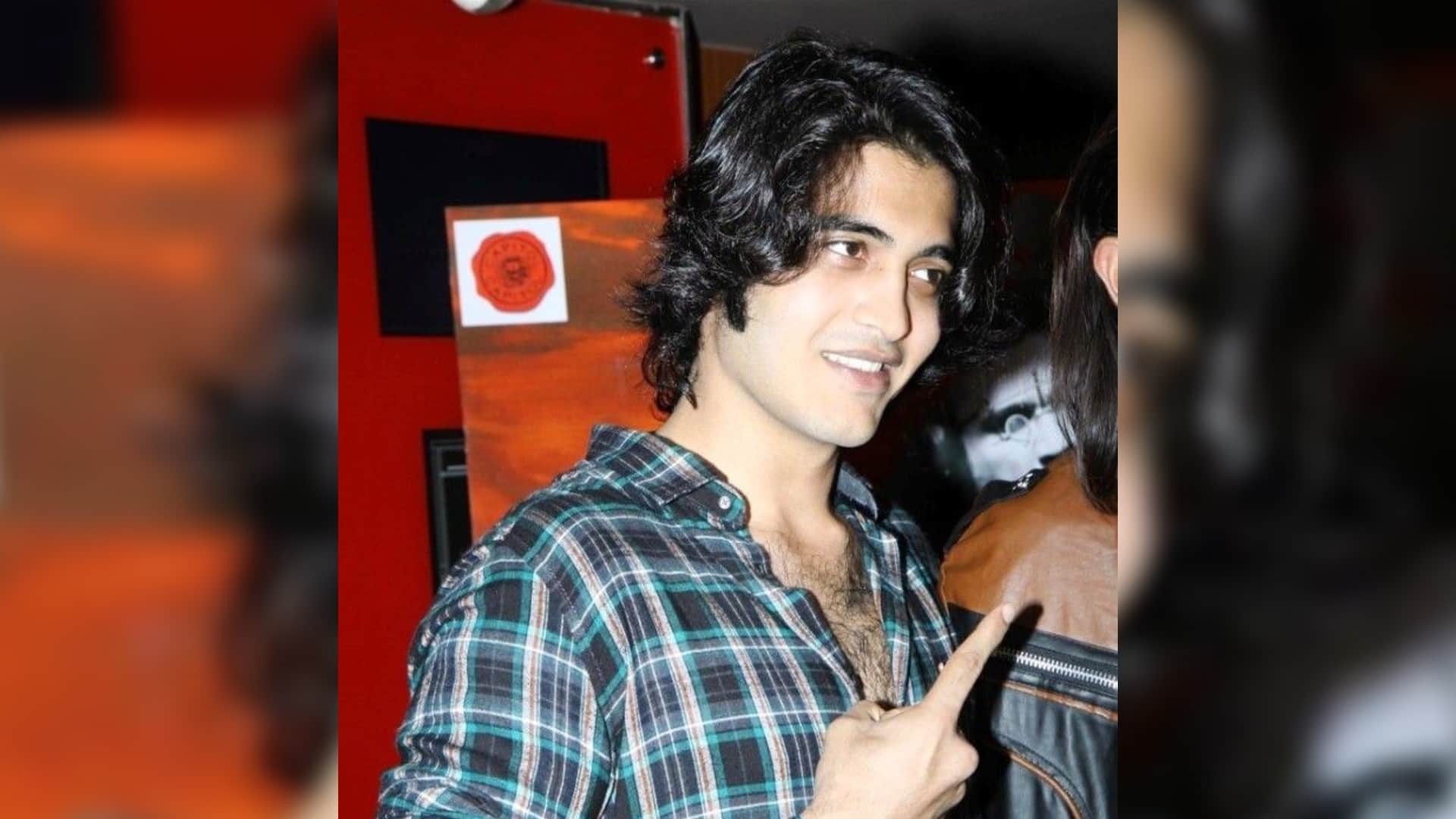 Vinod Khanna son Sakshi Khanna beats many big Bollywood stars in looks, see Photos here