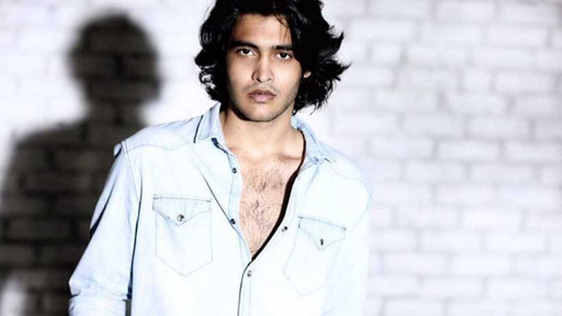 Vinod Khanna son Sakshi Khanna beats many big Bollywood stars in looks, see Photos here