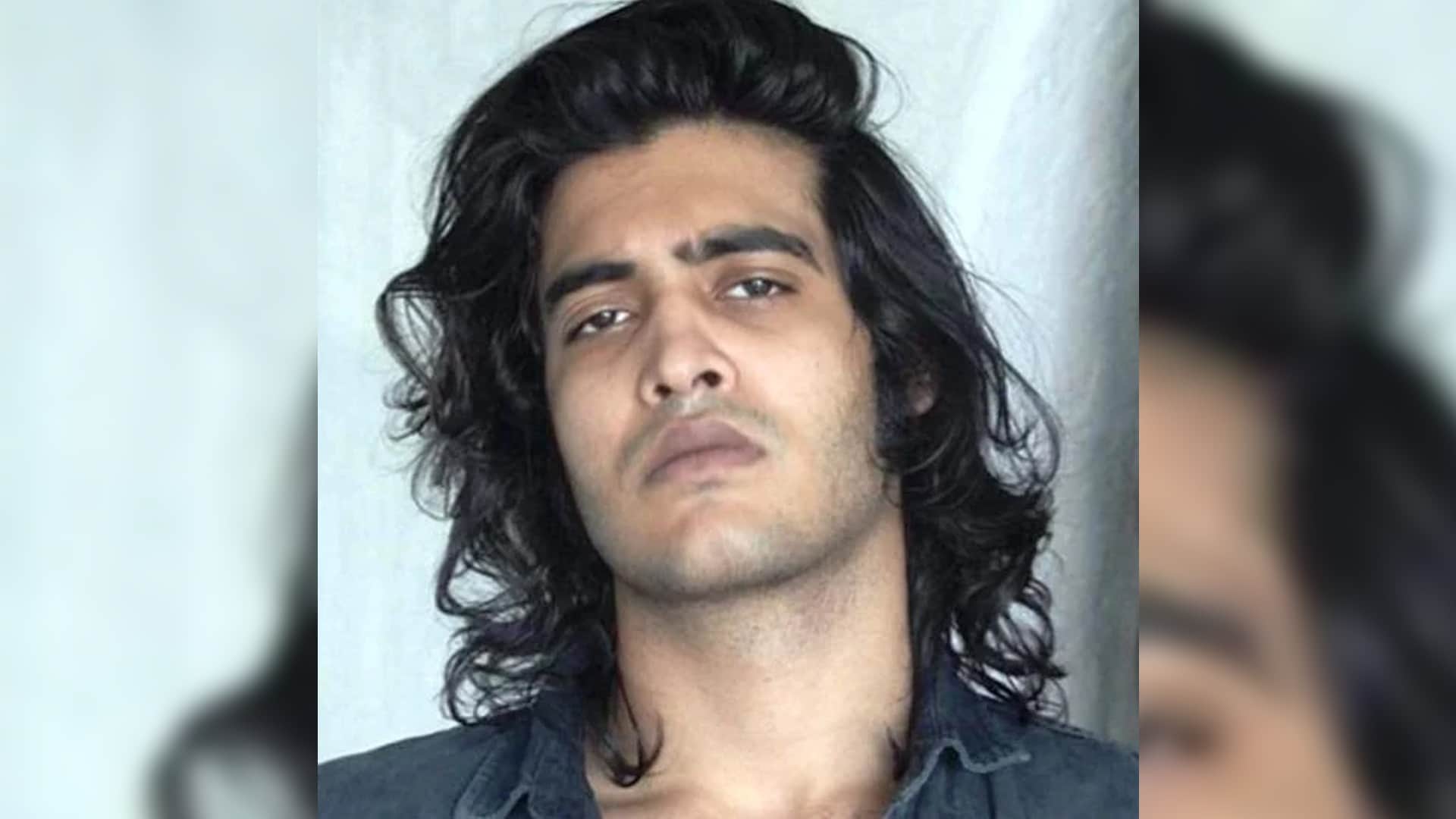 Vinod Khanna son Sakshi Khanna beats many big Bollywood stars in looks, see Photos here
