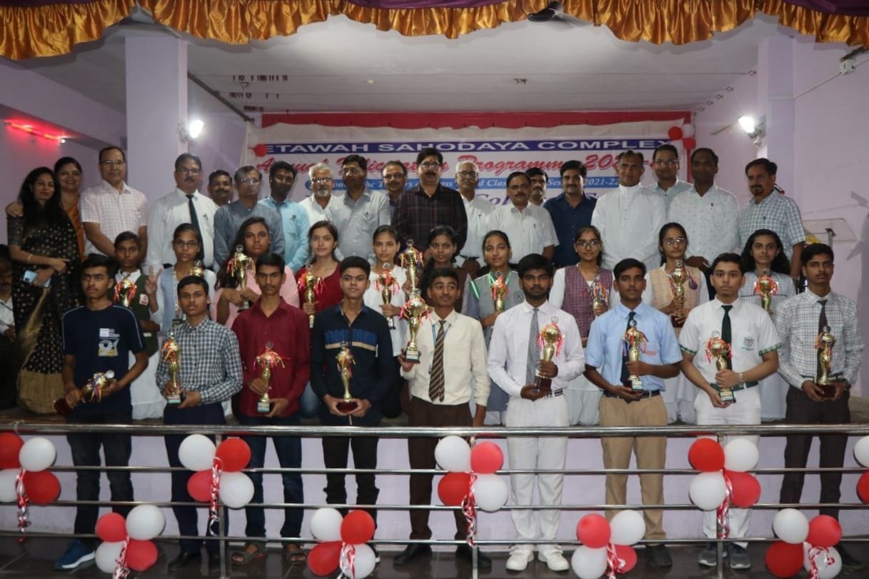 CBSE 10th and 12th meritorious honored in Etawah