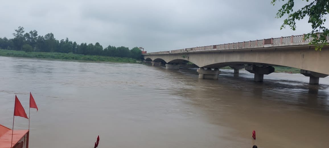 On Yamuna spate in Kairana, flood posts alert