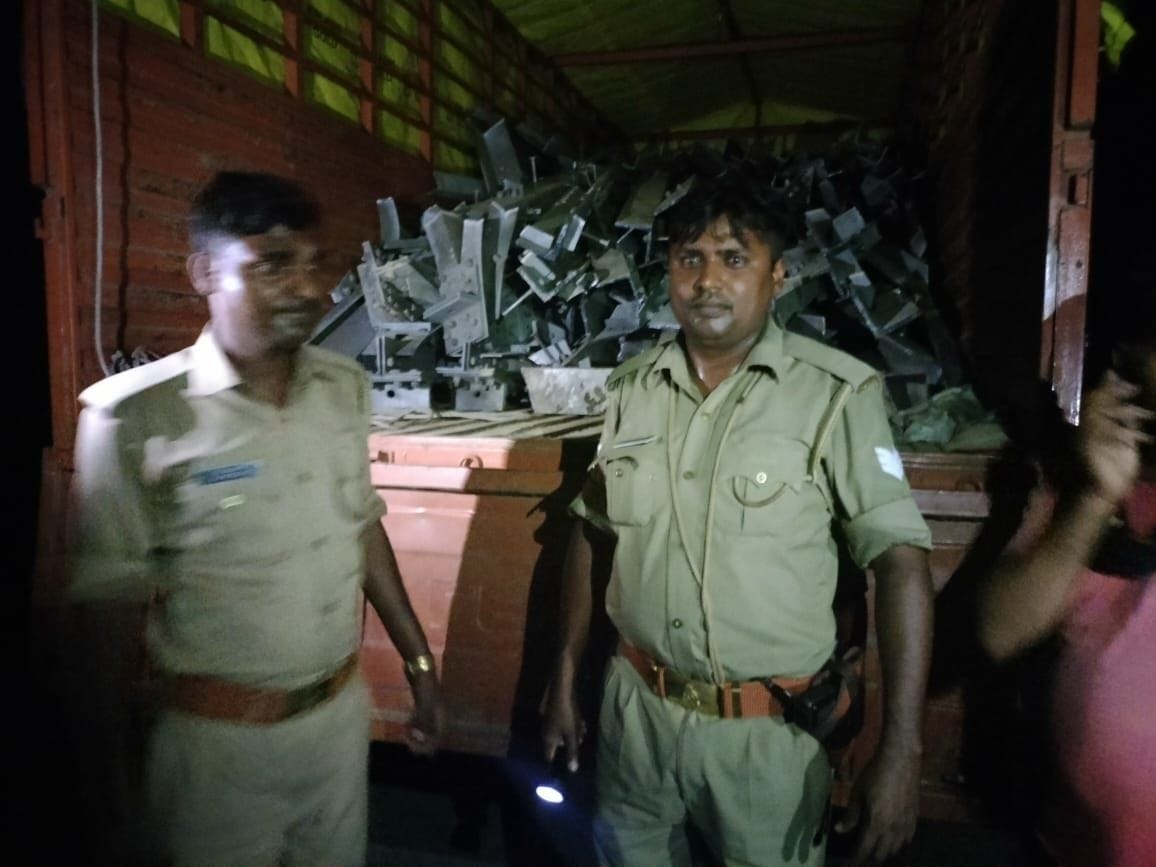 The thieves were taking the electric tower, the police caught