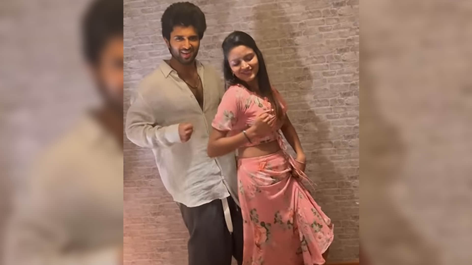 Bhojpuri Actress Shilpi Raghwani dance with liger star Vijay deverakonda on aafat song