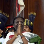 राष्ट्रपति द्रौपदी मुर्मू के साथ पूर्व उपराष्ट्रपति वेंकैया नायडू।