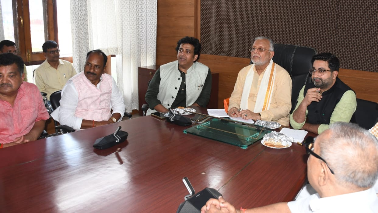 BJP MLA raised matter of Police in front of Finance Minister Suresh Khanna